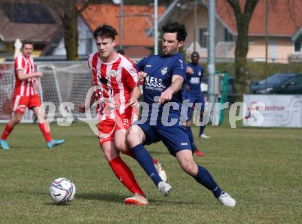 Fussball. 1. Klasse B. Rothenthurn gegen Velden.  Fabio Norbert Daxer (Rothenthurn),   Roland Putsche (Velden).  Rothenthurn, 3.4.2022.
Foto: Kuess
---
pressefotos, pressefotografie, kuess, qs, qspictures, sport, bild, bilder, bilddatenbank