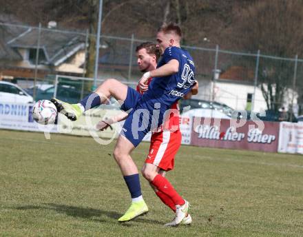 Fussball. 1. Klasse B. Rothenthurn gegen Velden. Grega Gorisek  (Rothenthurn),   Luca Alexander Pollanz (Velden).  Rothenthurn, 3.4.2022.
Foto: Kuess
---
pressefotos, pressefotografie, kuess, qs, qspictures, sport, bild, bilder, bilddatenbank