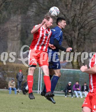 Fussball. 1. Klasse B. Rothenthurn gegen Velden.  Georg Wegscheider (Rothenthurn),  Anel Mujkic (Velden).  Rothenthurn, 3.4.2022.
Foto: Kuess
---
pressefotos, pressefotografie, kuess, qs, qspictures, sport, bild, bilder, bilddatenbank