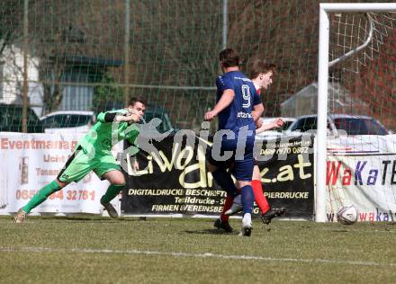 Fussball. 1. Klasse B. Rothenthurn gegen Velden. Alexander Burkhard Unterberger   (Rothenthurn),   Marc Robert Sand (Velden).  Rothenthurn, 3.4.2022.
Foto: Kuess
---
pressefotos, pressefotografie, kuess, qs, qspictures, sport, bild, bilder, bilddatenbank