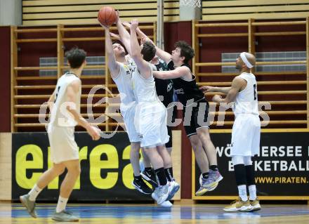 Basketball Zweite Liga 2021/2022. Playdown 2.  Woerthersee Piraten gegen Deutsch Wagram Alligators. Andreas Nuck  (Piraten), Daniel Schuch  (Deutsch Wagram Alligators). Klagenfurt, am 9.4.2022. 
Foto: Kuess
www.qspictures.net

---
pressefotos, pressefotografie, kuess, qs, qspictures, sport, bild, bilder, bilddatenbank