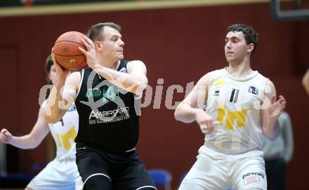 Basketball Zweite Liga 2021/2022. Playdown 2.  Woerthersee Piraten gegen Deutsch Wagram Alligators.  Andreas Nuck (Piraten), Branislav Balvan  (Deutsch Wagram Alligators). Klagenfurt, am 9.4.2022. 
Foto: Kuess
www.qspictures.net

---
pressefotos, pressefotografie, kuess, qs, qspictures, sport, bild, bilder, bilddatenbank