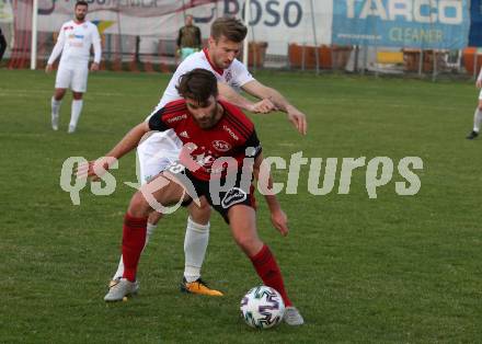 Fussball Karntner Liga. St. Jakob gegen Maria Saal.  Jakob Orgonyi (St. Jakob),  Manuel Kerhe (Maria Saal). St. Jakob im Rosental, am 8.4.2022.
Foto: Kuess
---
pressefotos, pressefotografie, kuess, qs, qspictures, sport, bild, bilder, bilddatenbank