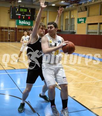 Basketball Zweite Liga 2021/2022. Playdown 2.  Woerthersee Piraten gegen Deutsch Wagram Alligators.  Andreas Nuck (Piraten), Marius Witzmann (Deutsch Wagram Alligators). Klagenfurt, am 9.4.2022. 
Foto: Kuess
www.qspictures.net

---
pressefotos, pressefotografie, kuess, qs, qspictures, sport, bild, bilder, bilddatenbank