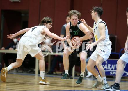 Basketball Zweite Liga 2021/2022. Playdown 2.  Woerthersee Piraten gegen Deutsch Wagram Alligators.  Emilio Rozmann, Felix Leindecker (Piraten),  Marius Witzmann (Deutsch Wagram Alligators). Klagenfurt, am 9.4.2022. 
Foto: Kuess
www.qspictures.net

---
pressefotos, pressefotografie, kuess, qs, qspictures, sport, bild, bilder, bilddatenbank