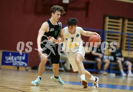 Basketball Zweite Liga 2021/2022. Playdown 2.  Woerthersee Piraten gegen Deutsch Wagram Alligators.  Jure Bavdek (Piraten), Simon Marek (Deutsch Wagram Alligators). Klagenfurt, am 9.4.2022. 
Foto: Kuess
www.qspictures.net

---
pressefotos, pressefotografie, kuess, qs, qspictures, sport, bild, bilder, bilddatenbank