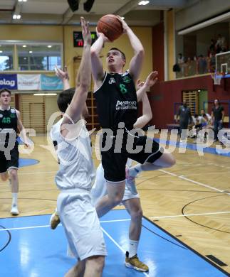 Basketball Zweite Liga 2021/2022. Playdown 2.  Woerthersee Piraten gegen Deutsch Wagram Alligators.  Jan-Arne Apschner (Piraten), Nikica Nikolic  (Deutsch Wagram Alligators). Klagenfurt, am 9.4.2022. 
Foto: Kuess
www.qspictures.net

---
pressefotos, pressefotografie, kuess, qs, qspictures, sport, bild, bilder, bilddatenbank