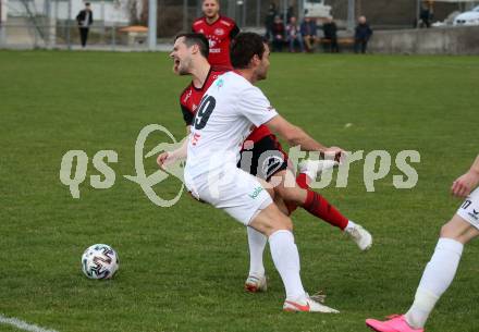 Fussball Karntner Liga. St. Jakob gegen Maria Saal.  Marco Koller (St. Jakob),   Marco Mueller (Maria Saal). St. Jakob im Rosental, am 8.4.2022.
Foto: Kuess
---
pressefotos, pressefotografie, kuess, qs, qspictures, sport, bild, bilder, bilddatenbank