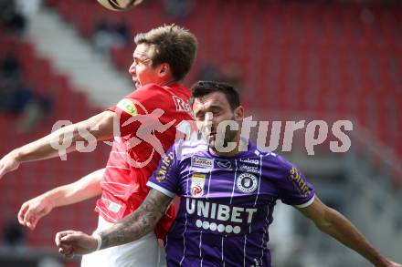 Fussball Bundesliga. SK Austria Klagenfurt gegen Red Bull Salzburg.   Markus Pink,  (Klagenfurt), Maximilian Woeber  (Salzburg). Klagenfurt, am 10.4.2022.
Foto: Kuess
---
pressefotos, pressefotografie, kuess, qs, qspictures, sport, bild, bilder, bilddatenbank