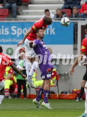 Fussball Bundesliga. SK Austria Klagenfurt gegen Red Bull Salzburg.   Markus Pink,  (Klagenfurt),  Maximilian Woeber (Salzburg). Klagenfurt, am 10.4.2022.
Foto: Kuess
---
pressefotos, pressefotografie, kuess, qs, qspictures, sport, bild, bilder, bilddatenbank