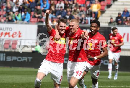 Fussball Bundesliga. SK Austria Klagenfurt gegen Red Bull Salzburg.   Torjubel Luka Sucic, Rasmus Nissen Kristensen, Junior Adamu (Salzburg). Klagenfurt, am 10.4.2022.
Foto: Kuess
---
pressefotos, pressefotografie, kuess, qs, qspictures, sport, bild, bilder, bilddatenbank