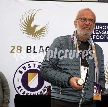 Fussball Bundesliga. SK Austria Klagenfurt gegen Red Bull Salzburg. Buehnen Party, Praesentation Hauptsponsor.  Guenter Thiel,. Klagenfurt, am 10.4.2022.
Foto: Kuess
---
pressefotos, pressefotografie, kuess, qs, qspictures, sport, bild, bilder, bilddatenbank