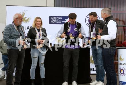 Fussball Bundesliga. SK Austria Klagenfurt gegen Red Bull Salzburg. Buehnen Party, Praesentation Hauptsponsor.  Guenter Thiel, Thorsten Mahrer, Zeljko Karajica, Harald Gaertner . Klagenfurt, am 10.4.2022.
Foto: Kuess
---
pressefotos, pressefotografie, kuess, qs, qspictures, sport, bild, bilder, bilddatenbank