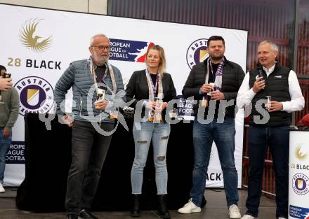 Fussball Bundesliga. SK Austria Klagenfurt gegen Red Bull Salzburg. Buehnen Party, Praesentation Hauptsponsor.  Guenter Thiel,  Zeljko Karajica, Harald Gaertner . Klagenfurt, am 10.4.2022.
Foto: Kuess
---
pressefotos, pressefotografie, kuess, qs, qspictures, sport, bild, bilder, bilddatenbank