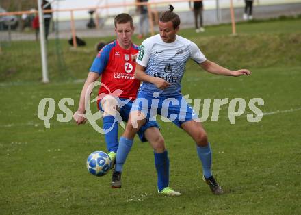 Fussball. 2. Klasse C.  Frantschach gegen Kraig.  Mensur Suljic (Frantschach),  Georg Pirker   (Kraig). Frantschach, 10.4.2022.
Foto: Kuess 
---
pressefotos, pressefotografie, kuess, qs, qspictures, sport, bild, bilder, bilddatenbank