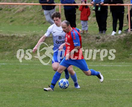 Fussball. 2. Klasse C.  Frantschach gegen Kraig.  Iman Rahmatpanah Siya Masgi (Frantschach),  Fabio Peternuss  (Kraig). Frantschach, 10.4.2022.
Foto: Kuess 
---
pressefotos, pressefotografie, kuess, qs, qspictures, sport, bild, bilder, bilddatenbank