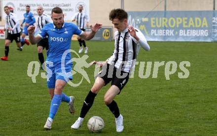 Fussball Kaerntner Liga. Bleiburg gegen SAK.  Mathias Robert Knauder (Bleiburg),  Kristjan Sredojevic  (SAK). Bleiburg, 16.4.2022.
Foto: Kuess
---
pressefotos, pressefotografie, kuess, qs, qspictures, sport, bild, bilder, bilddatenbank