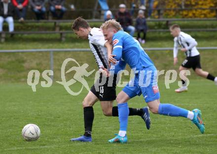 Fussball Kaerntner Liga. Bleiburg gegen SAK.  Aljaz Storman (Bleiburg),    Toni Dullnig (SAK). Bleiburg, 16.4.2022.
Foto: Kuess
---
pressefotos, pressefotografie, kuess, qs, qspictures, sport, bild, bilder, bilddatenbank