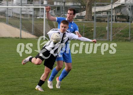 Fussball Kaerntner Liga. Bleiburg gegen SAK.  Smajl Delic (Bleiburg),  Roman Sadnek  (SAK). Bleiburg, 16.4.2022.
Foto: Kuess
---
pressefotos, pressefotografie, kuess, qs, qspictures, sport, bild, bilder, bilddatenbank