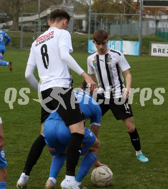 Fussball Kaerntner Liga. Bleiburg gegen SAK. Marcel Moertl, Mathias Robert Knauder  (Bleiburg),  Kristjan Sredojevic  (SAK). Bleiburg, 16.4.2022.
Foto: Kuess
---
pressefotos, pressefotografie, kuess, qs, qspictures, sport, bild, bilder, bilddatenbank