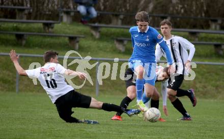 Fussball Kaerntner Liga. Bleiburg gegen SAK.  Aljaz Storman (Bleiburg),  Noah Lupar  (SAK). Bleiburg, 16.4.2022.
Foto: Kuess
---
pressefotos, pressefotografie, kuess, qs, qspictures, sport, bild, bilder, bilddatenbank