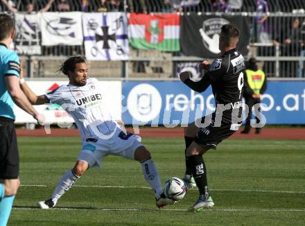 Fussball Bundesliga. Meistergruppe. WAC gegen Austria Klagenfurt. Dario Vizinger,  (WAC),  Maximiliano Moreira Romero (Klagenfurt). Wolfsberg, am 17.4.2022.
Foto: Kuess
www.qspictures.net
---
pressefotos, pressefotografie, kuess, qs, qspictures, sport, bild, bilder, bilddatenbank