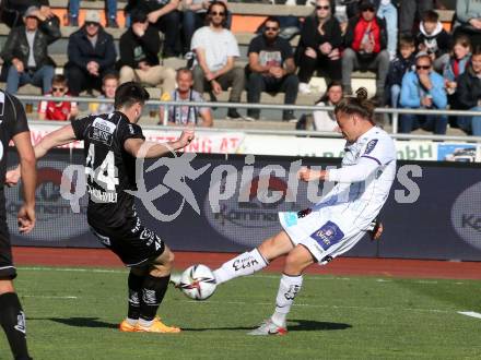 Fussball Bundesliga. Meistergruppe. WAC gegen Austria Klagenfurt. Luka Lochoshvili, (WAC), Patrick Greil   (Klagenfurt). Wolfsberg, am 17.4.2022.
Foto: Kuess
www.qspictures.net
---
pressefotos, pressefotografie, kuess, qs, qspictures, sport, bild, bilder, bilddatenbank