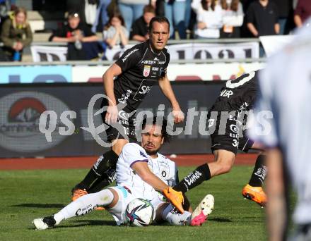 Fussball Bundesliga. Meistergruppe. WAC gegen Austria Klagenfurt. Michael Liendl,  (WAC),  Maximiliano Moreira Romero (Klagenfurt). Wolfsberg, am 17.4.2022.
Foto: Kuess
www.qspictures.net
---
pressefotos, pressefotografie, kuess, qs, qspictures, sport, bild, bilder, bilddatenbank