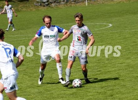 Fussball. Regionalliga. WAC Amateure gegen Treibach. Pascal Mueller (WAC Amat.), Bernhard Walzl  (Treibach). St. Andrae, 30.4.2022.
Foto: Kuess
www.qspictures.net
---
pressefotos, pressefotografie, kuess, qs, qspictures, sport, bild, bilder, bilddatenbank