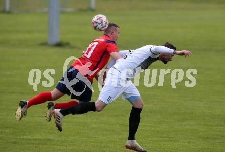 Fussball. 2. Klasse A. Baldramsdorf gegen Sachsenburg Kickers.    Johannes Georg Rogl (Baldramsdorf),  Rene Rud   (Sachsenburg Kickers). Baldramsdorf, 30.4.2022.
Foto: Kuess 
---
pressefotos, pressefotografie, kuess, qs, qspictures, sport, bild, bilder, bilddatenbank