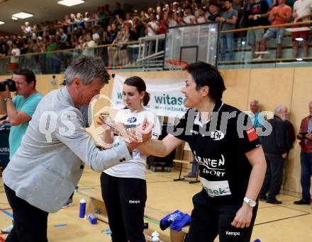 Handball Frauen. SC witasek Ferlach/Feldkirchen gegen WAT Atzgersdorf. Arno Arthofer, Trainerin Iva Kanjugovic (Ferlach/Feldkirchen). Ferlach, am 11.5.2022.
Foto: Kuess
---
pressefotos, pressefotografie, kuess, qs, qspictures, sport, bild, bilder, bilddatenbank