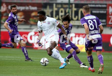 Fussball Bundesliga. Play-off. SK Austria Klagenfurt gegen FK Austria Wien.  Maximiliano Moreira Romero,  (Klagenfurt), Noah Ohio  (Wien). Klagenfurt, am 15.5.2022.
Foto: Kuess
www.qspictures.net
---
pressefotos, pressefotografie, kuess, qs, qspictures, sport, bild, bilder, bilddatenbank