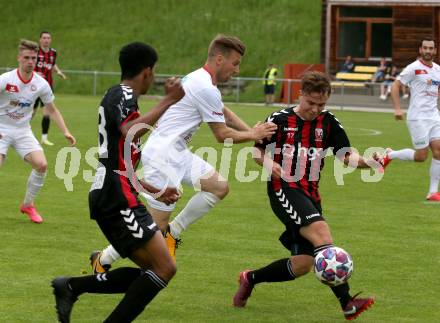 Fussball. Kaerntner Liga. Admira Villach gegen Maria Saal. Florian Uggowitzer, Omar Hamzi  (Admira Villach),    Manuel Kerhe (Maria Saal). Villach, 14.5.2022.
Foto: Kuess
---
pressefotos, pressefotografie, kuess, qs, qspictures, sport, bild, bilder, bilddatenbank