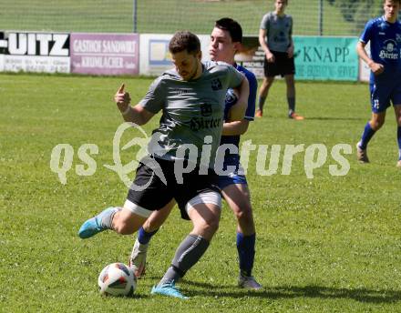 Fussball 1. Klasse C. Oberes Metnitztal gegen Treibach 1b.  Martin Kotulsky (Metnitztal), Jonas Leitner  (Treibach).  Grades, am 4.6.2022.
Foto: Kuess
---
pressefotos, pressefotografie, kuess, qs, qspictures, sport, bild, bilder, bilddatenbank