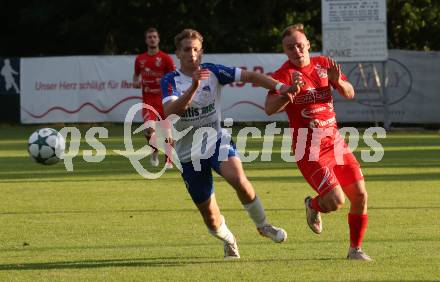 Fussball Regionalliga. Treibach gegen Kalsdorf. Lukas Maximilian Pippan  (Treibach),  Nejc Rober (Kalsdorf). Treibach, am 10.6.2022.
Foto: Kuess
---
pressefotos, pressefotografie, kuess, qs, qspictures, sport, bild, bilder, bilddatenbank