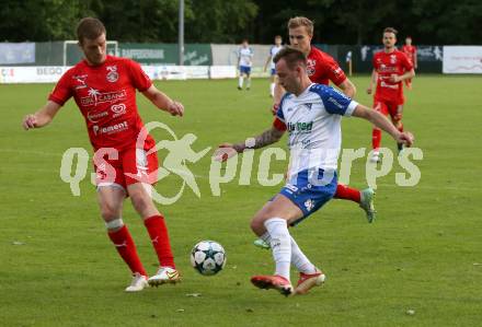 Fussball Regionalliga. Treibach gegen Kalsdorf.  Kevin Vaschauner  (Treibach),  Konrad Froelich (Kalsdorf). Treibach, am 10.6.2022.
Foto: Kuess
---
pressefotos, pressefotografie, kuess, qs, qspictures, sport, bild, bilder, bilddatenbank