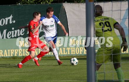 Fussball Regionalliga. Treibach gegen Kalsdorf.  Kevin Vaschauner (Treibach),  Bruno Sunagic (Kalsdorf). Treibach, am 10.6.2022.
Foto: Kuess
---
pressefotos, pressefotografie, kuess, qs, qspictures, sport, bild, bilder, bilddatenbank