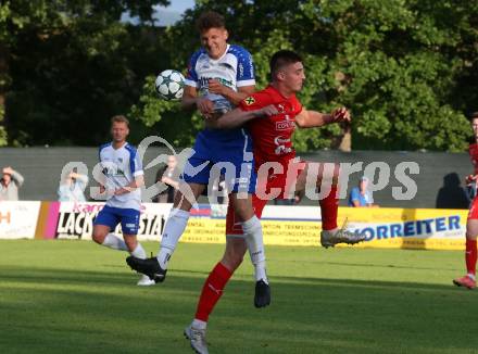 Fussball Regionalliga. Treibach gegen Kalsdorf. Philipp Hoeberl   (Treibach),   Anel Hajric (Kalsdorf). Treibach, am 10.6.2022.
Foto: Kuess
---
pressefotos, pressefotografie, kuess, qs, qspictures, sport, bild, bilder, bilddatenbank