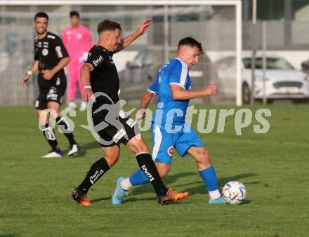 Fussball Testspiel. SK Austria Klagenfurt gegen VSV.  Christopher Wernitznig (Klagenfurt), Louis-Christo Sallfeldner (VSV). Klagenfurt, am 29.6.2022.
Foto: Kuess
www.qspictures.net
---
pressefotos, pressefotografie, kuess, qs, qspictures, sport, bild, bilder, bilddatenbank