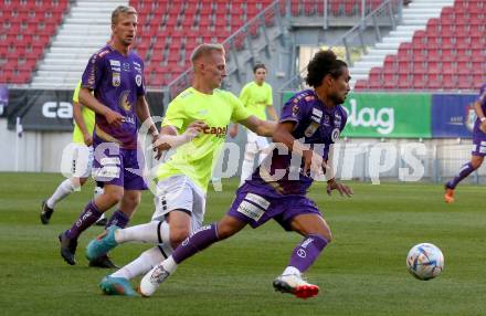 Fussball Testspiel. SK Austria Klagenfurt gegen Kaerntner Auswahl.  Maximiliano Moreira Romero, (Austria Klagenfurt), Toni Dullnig (Auswahl). KLagenfurt, am 9.7.2022.
Foto: Kuess
---
pressefotos, pressefotografie, kuess, qs, qspictures, sport, bild, bilder, bilddatenbank