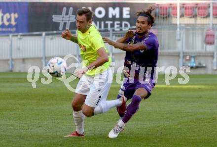 Fussball Testspiel. SK Austria Klagenfurt gegen Kaerntner Auswahl.  Maximiliano Moreira Romero,  (Austria Klagenfurt), Kevin Vaschauner (Auswahl). KLagenfurt, am 9.7.2022.
Foto: Kuess
---
pressefotos, pressefotografie, kuess, qs, qspictures, sport, bild, bilder, bilddatenbank