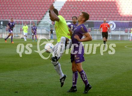 Fussball Testspiel. SK Austria Klagenfurt gegen Kaerntner Auswahl.  Till Schumacher (Austria Klagenfurt), Sandro (Auswahl). KLagenfurt, am 9.7.2022.
Foto: Kuess
---
pressefotos, pressefotografie, kuess, qs, qspictures, sport, bild, bilder, bilddatenbank