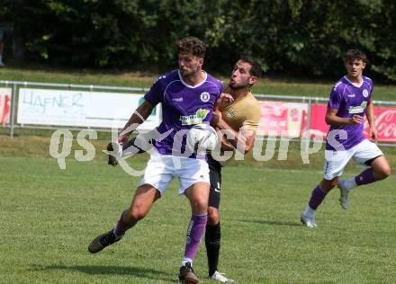 Fussball. Kaerntner Liga. Austria Klagenfurt Amat. gegen Koettmannsdorf.   Patrick Hasenhuettl (Austria Klagenfurt Amat),  Tyrone Marcel Mc Cargo  (Koettmannsdorf). Brueckl, 23.7.2022.
Foto: Kuess
---
pressefotos, pressefotografie, kuess, qs, qspictures, sport, bild, bilder, bilddatenbank