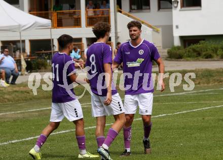 Fussball. Kaerntner Liga. Austria Klagenfurt Amat. gegen Koettmannsdorf.   Torjubel Damjan Jovanovic, Josip Pejic, Patrick Hasenhuettl (Austria Klagenfurt Amat). Brueckl, 23.7.2022.
Foto: Kuess
---
pressefotos, pressefotografie, kuess, qs, qspictures, sport, bild, bilder, bilddatenbank