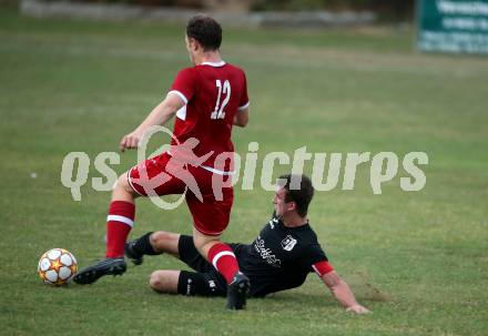 Fussball 2. Klasse C. St. Margarethen im Lavanttal gegen St. Paul.  Lukas Stefan Friesacher  (St.Margarethen),    Ralf Richard Tscheru (St. Paul).  St. Matgarethen, am 6.8.2022.
Foto: Kuess
---
pressefotos, pressefotografie, kuess, qs, qspictures, sport, bild, bilder, bilddatenbank