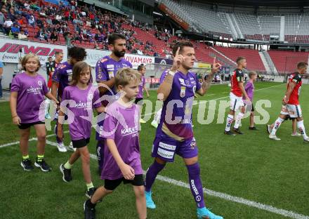 Fussball Bundesliga.  SK Austria Klagenfurt gegen SV Guntamatic Ried.   Florian Rieder, Kosmas Gkezos (Klagenfurt). Klagenfurt, am 13.8.2022. 
Foto: Kuess

---
pressefotos, pressefotografie, kuess, qs, qspictures, sport, bild, bilder, bilddatenbank