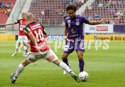 Fussball Bundesliga.  SK Austria Klagenfurt gegen SV Guntamatic Ried.  Maximiliano Moreira Romero, (Klagenfurt),  Julian Klaus Wieemeier  (Ried). Klagenfurt, am 13.8.2022. 
Foto: Kuess

---
pressefotos, pressefotografie, kuess, qs, qspictures, sport, bild, bilder, bilddatenbank