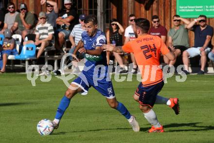 Fussball. Unterliga West. Dellach Gail gegen Penk.   Samir Nuhanovic (Dellach),   Christian Kummer (Penk). Dellach im Gailtal, am 14.8.2022.
Foto: Kuess
---
pressefotos, pressefotografie, kuess, qs, qspictures, sport, bild, bilder, bilddatenbank