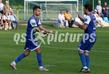 Fussball. Unterliga West. Dellach Gail gegen Penk.   Torjubel Samir Nuhanovic, Philipp Werner Kofler (Dellach). Dellach im Gailtal, am 14.8.2022.
Foto: Kuess
---
pressefotos, pressefotografie, kuess, qs, qspictures, sport, bild, bilder, bilddatenbank