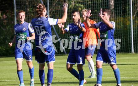 Fussball. Unterliga West. Dellach Gail gegen Penk. Torjubel Samir Nuhanovic, Philipp Werner Kofler, Lukas Fabian Santner   (Dellach),    (Penk). Dellach im Gailtal, am 14.8.2022.
Foto: Kuess
---
pressefotos, pressefotografie, kuess, qs, qspictures, sport, bild, bilder, bilddatenbank